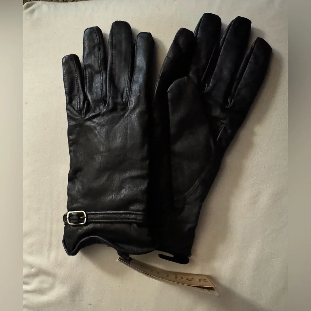 Jacob Black Leather Women's Gloves with Strap